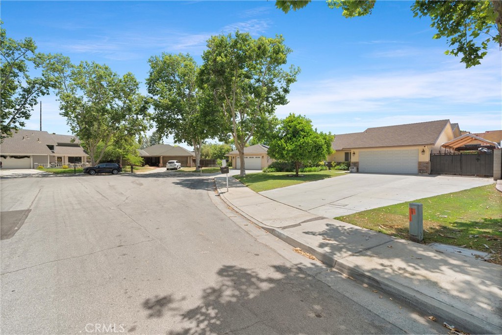 11116 Wayfield Road Riverside, CA 92505 - Photo 4 of 60