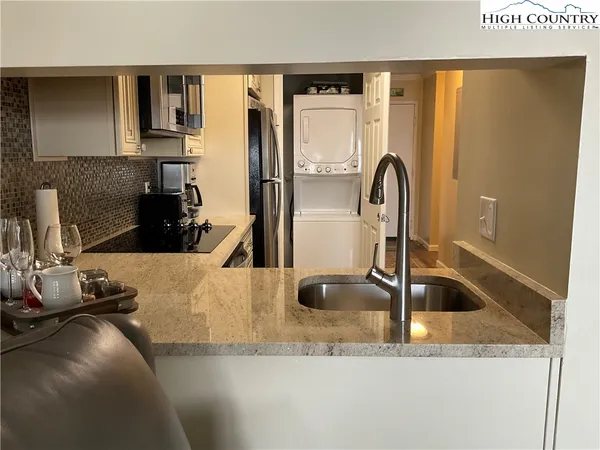 $230,000 | 301 Pinnacle Inn Road, Unit 4114, Beech Mountain, NC 28604