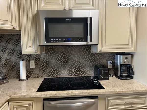 $230,000 | 301 Pinnacle Inn Road, Unit 4114, Beech Mountain, NC 28604