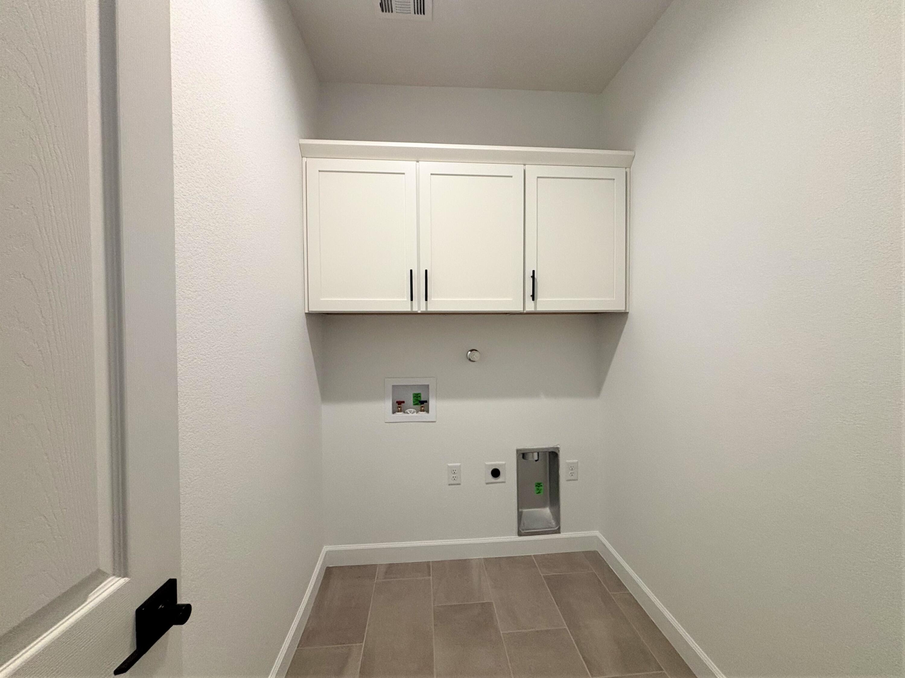 5436 Blazing Star Street Northeast Rio Rancho, NM 87144 - Photo 5 of 19 Gallery Image 5