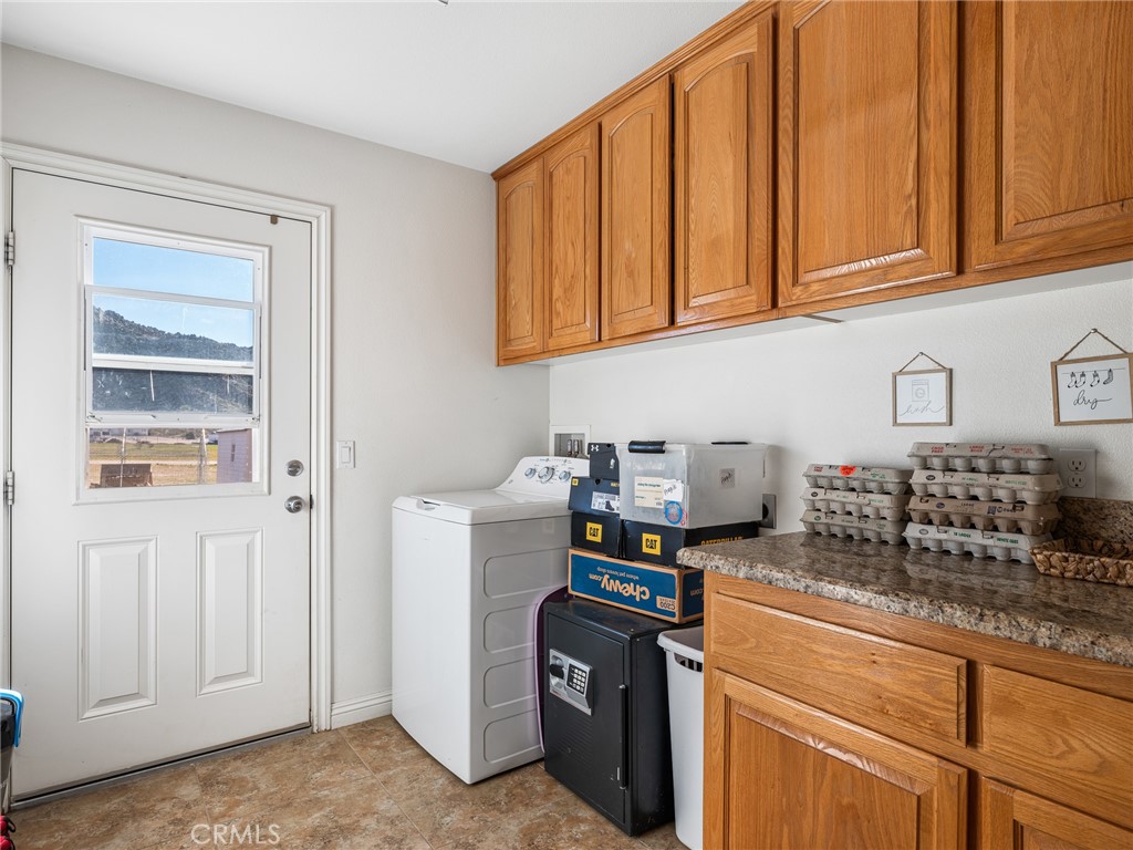 13850 Night Shade Road Apple Valley, CA 92307 - Photo 63 of 75