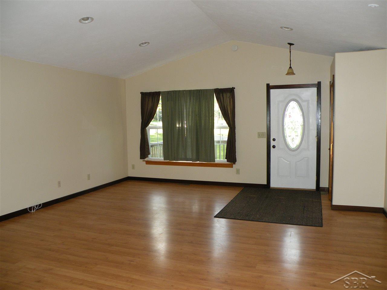 8287 North Wheeler Road Wheeler, MI 48662 - Photo 3 of 7 31292580-2.JPG
