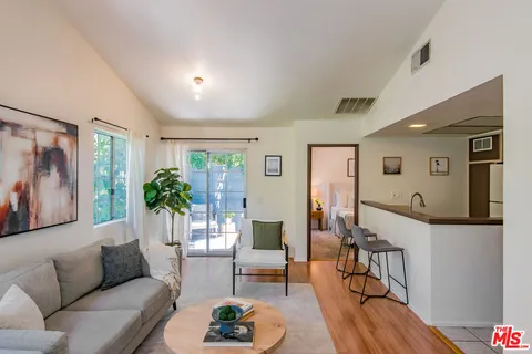 $395,000 | 7025 Glade Avenue, Unit 24, Canoga Park, CA 91303