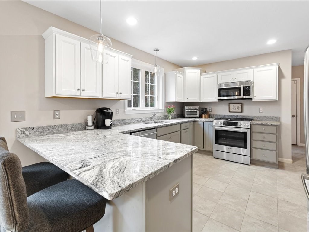 5 Martin Circle Rochester, MA 02770 - Photo 10 of 40