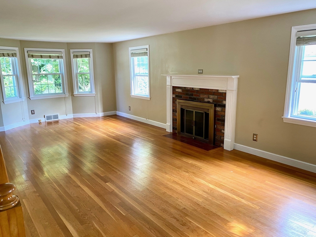 69 Nash Road Weymouth, MA 02190 - Photo 7 of 42 Gallery Image 7