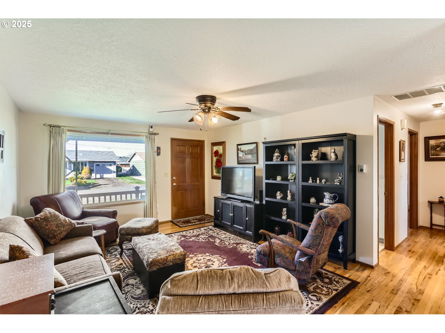 1674 Umpqua Road Woodburn, OR 97071 - Photo 2 of 10 Gallery Image 2