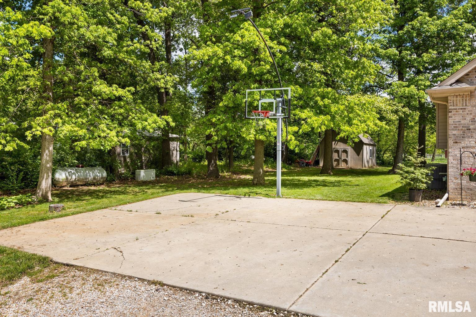 8620 Velma Road Hopedale, IL 61747 - Photo 5 of 52