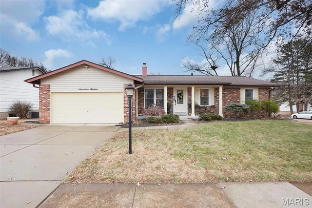 $349,950 | 1716 Dover Trace Drive, Fenton, MO 63026