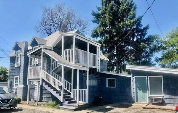 $379,000 | 705 East Lincoln Avenue, Yakima, WA 98901