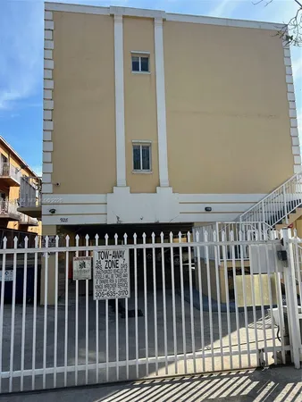 $1,750 | 928 Southwest 3rd Street, Unit 207, Miami, FL 33130