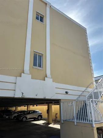 $1,750 | 928 Southwest 3rd Street, Unit 207, Miami, FL 33130