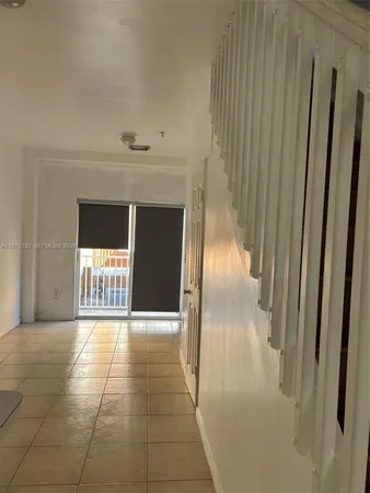 $1,750 | 928 Southwest 3rd Street, Unit 207, Miami, FL 33130