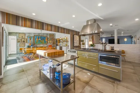 $1,585,000 | 5337 East Lakeside Drive, Palm Springs, CA 92264