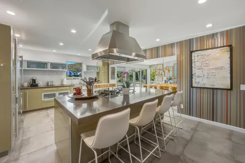 $1,585,000 | 5337 East Lakeside Drive, Palm Springs, CA 92264