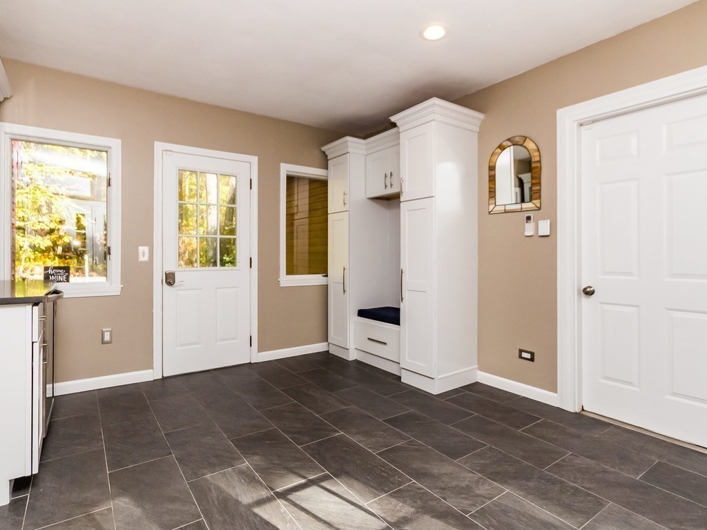 90 Newtown Road Acton, MA 01720 - Photo 4 of 31 Gallery Image 4