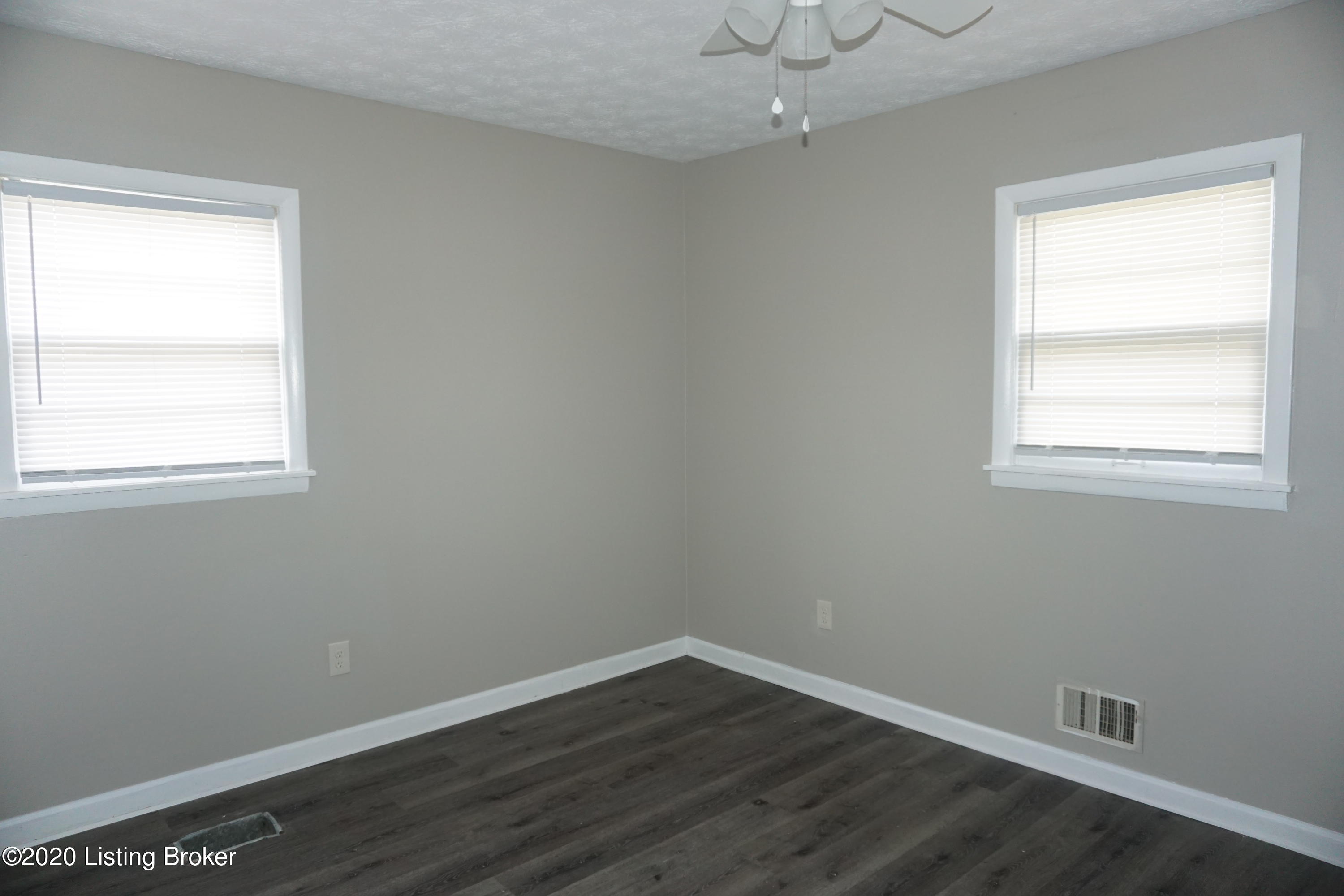5500 Maryman Road Louisville, KY 40258 - Photo 15 of 18 DSC03173