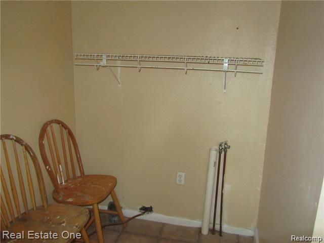 3330 Crooks Road Rochester, MI 48309 - Photo 21 of 28 21--1st flr laundry.jpg
