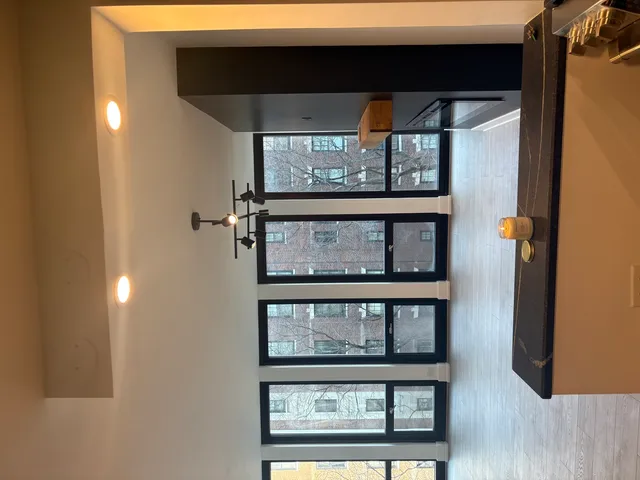 $2,350 | 1 East Scott Street, Unit 601, Chicago, IL 60610
