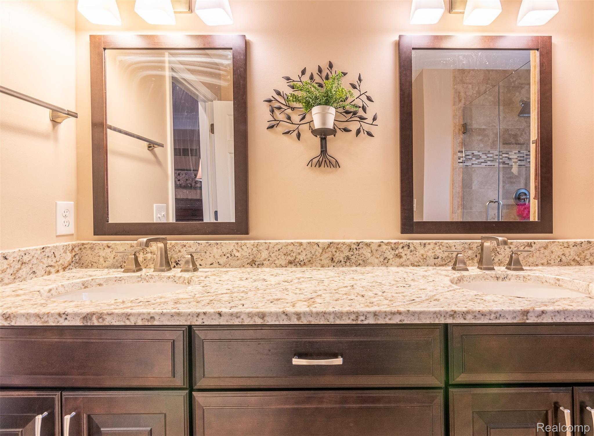 21440 Rome Drive Macomb, MI 48044 - Photo 52 of 62 21440 Rome Dr-53.jpg