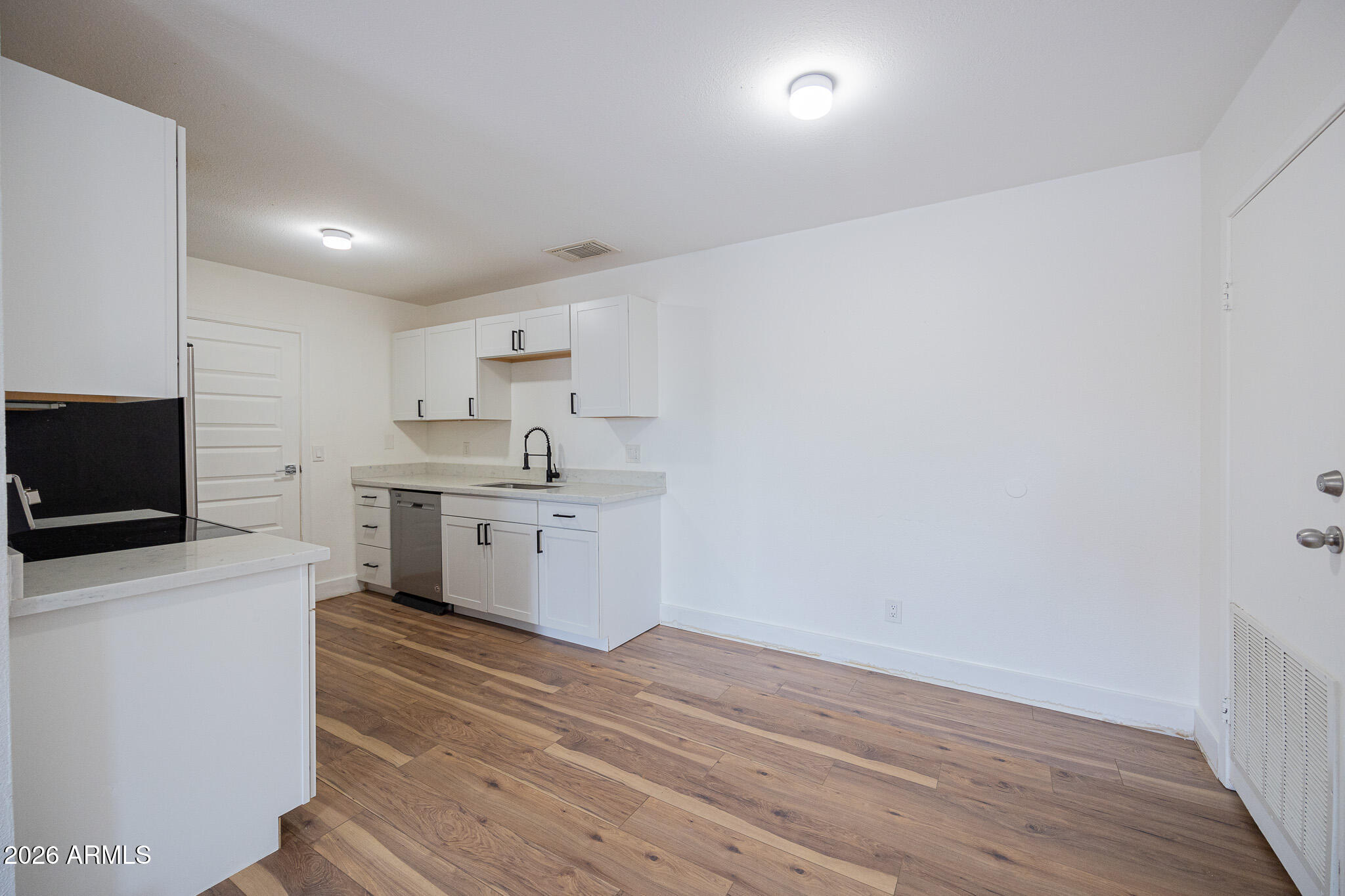 3511 East Baseline Road, Unit 1010 Phoenix, AZ 85042 - Photo 9 of 22 B33A8955