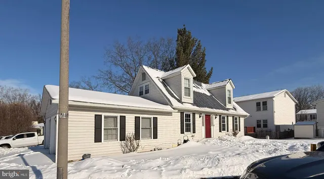 $500,000 | 115 Oakview Drive Southeast, Leesburg, VA 20175