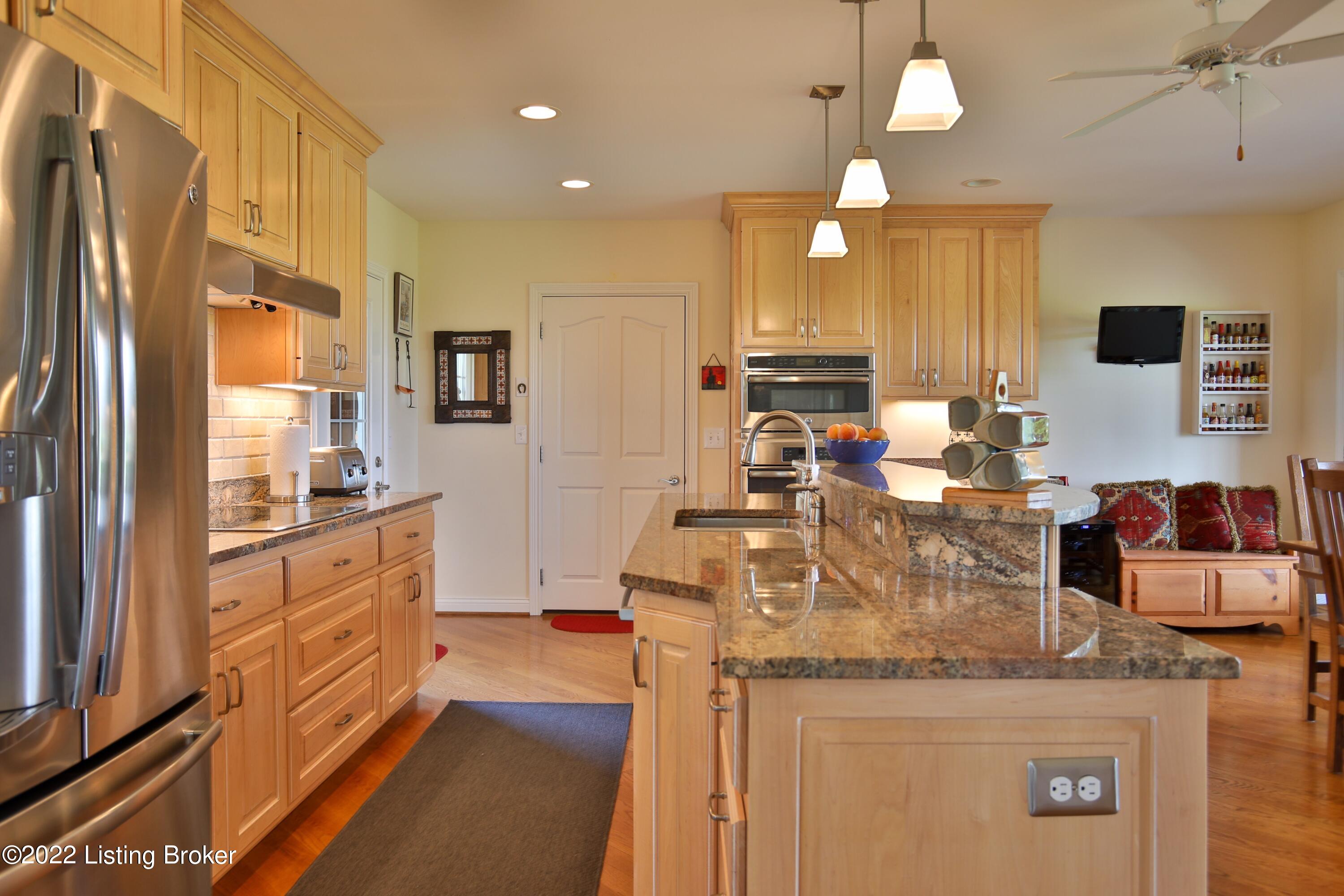 4275 Todds Point Road Simpsonville, KY 40067 - Photo 6 of 55 BD3BC3F8-B4F6-4697-9BAF-D6CA09C29E3D