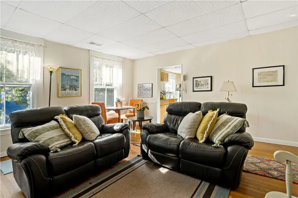 $2,200 | 32 School Street, Unit 4, Newport, RI 02840
