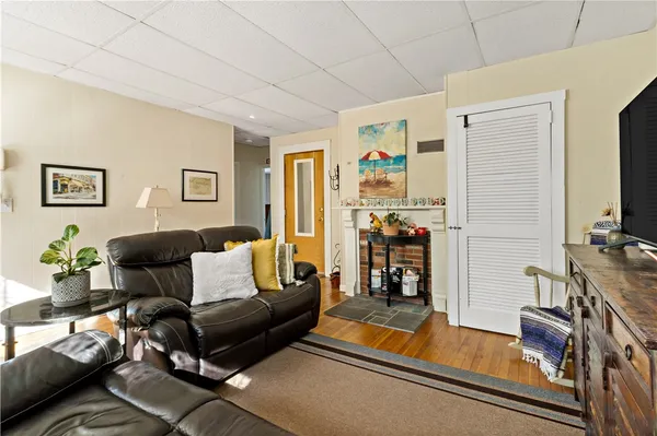 $2,200 | 32 School Street, Unit 4, Newport, RI 02840