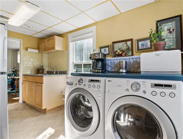 $2,200 | 32 School Street, Unit 4, Newport, RI 02840