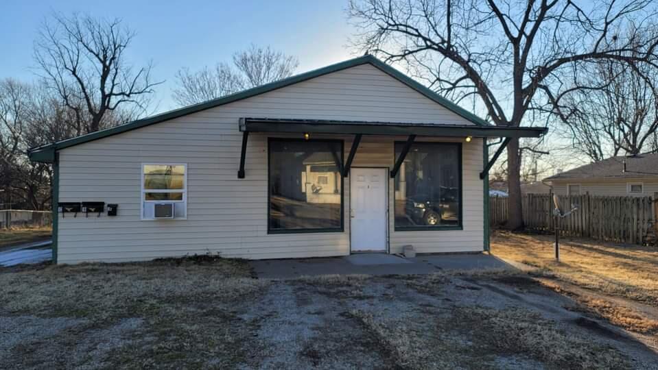 505 9th Street Monett, MO 65708 - Photo 1 of 26 Front