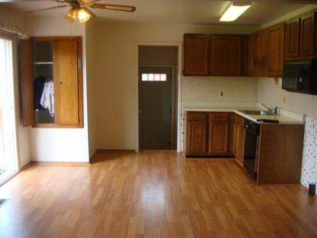 3857 Frazho Road Warren, MI 48091 - Photo 4 of 11 31019811-3.JPG