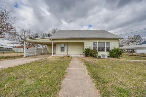 $165,000 | 308 North Bois D Arc Street, Savoy, TX 75479