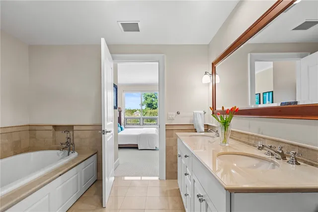 $725,000 | 1 Tower Drive, Unit 406, Portsmouth, RI 02871