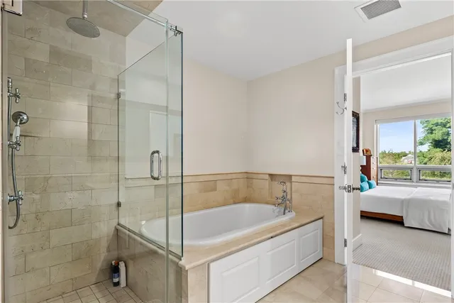 $725,000 | 1 Tower Drive, Unit 406, Portsmouth, RI 02871