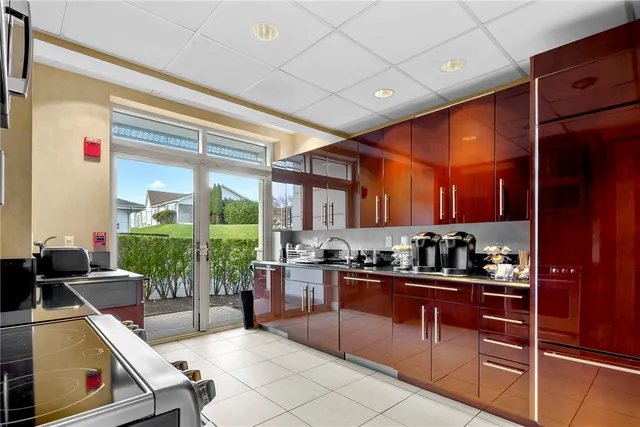 $725,000 | 1 Tower Drive, Unit 406, Portsmouth, RI 02871