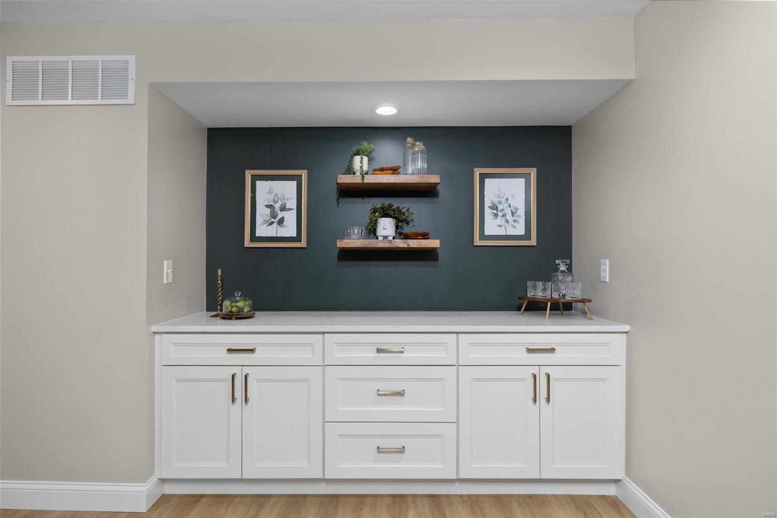 2101 Bow Tree Court Chesterfield, MO 63005 - Photo 7 of 43