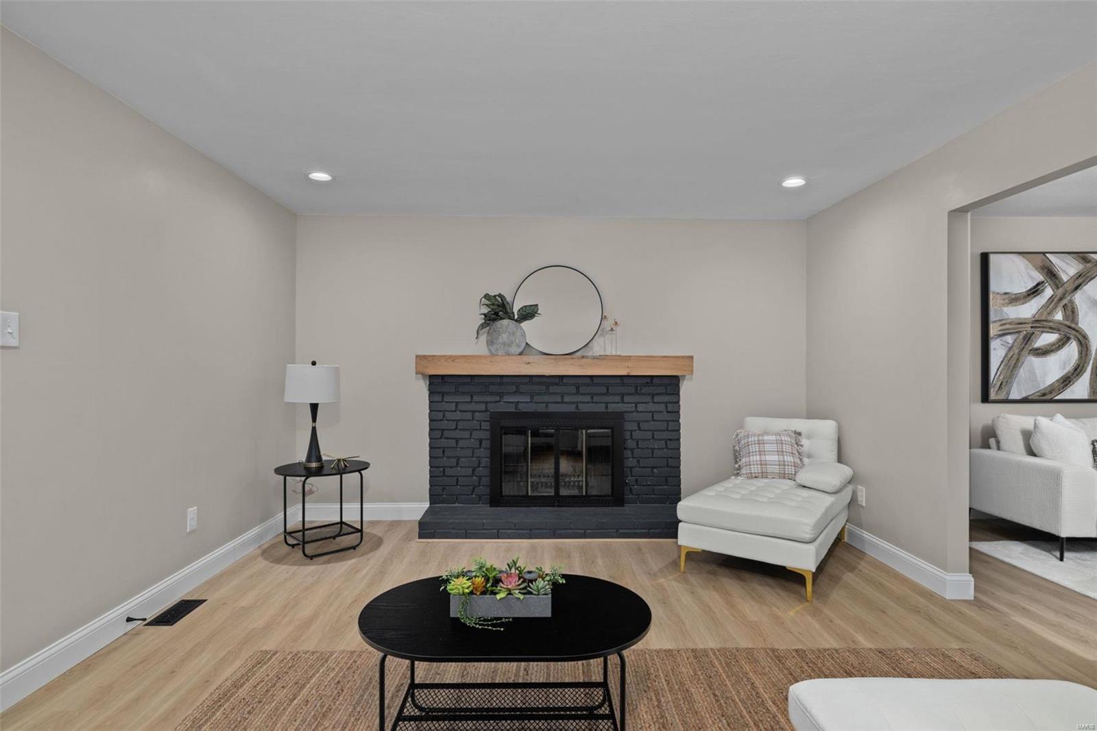 2101 Bow Tree Court Chesterfield, MO 63005 - Photo 8 of 43