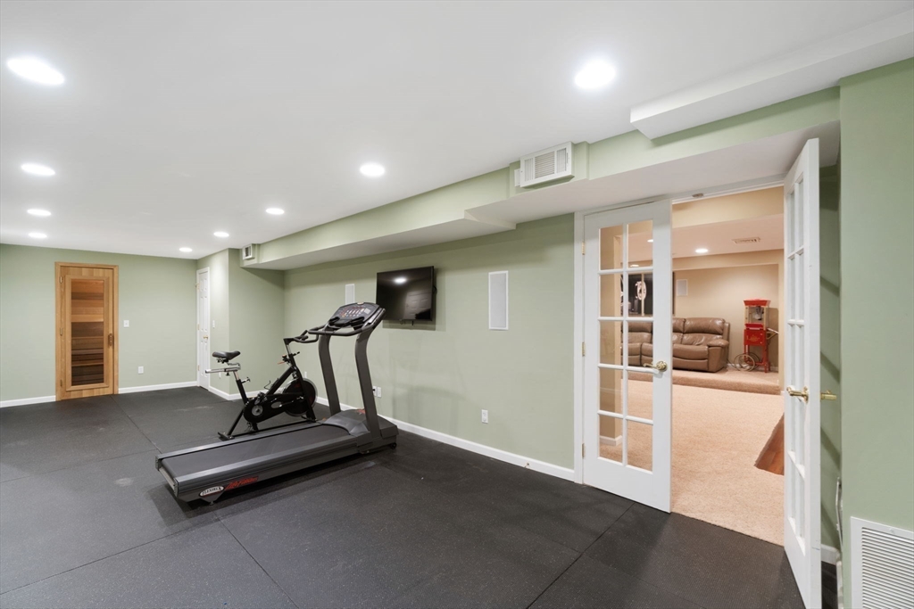 41 Leeward Lane Groton, CT 06340 - Photo 27 of 42