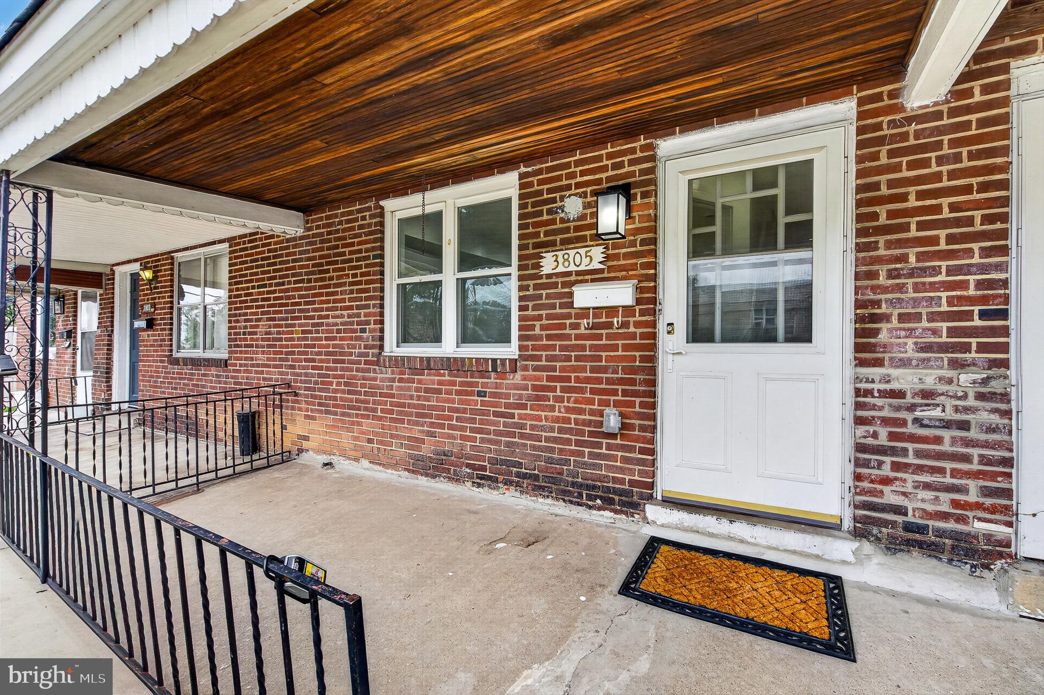 3805 8th Street Baltimore, MD 21225 - Photo 4 of 36