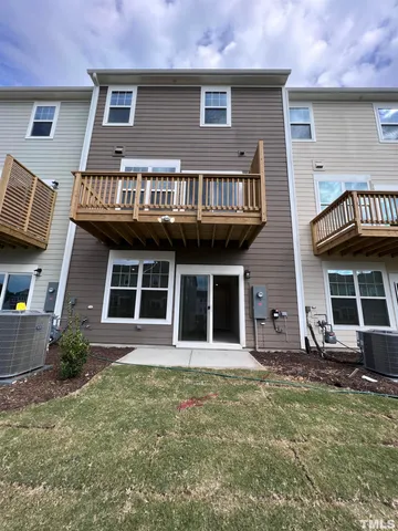 a view of a house with outdoor space