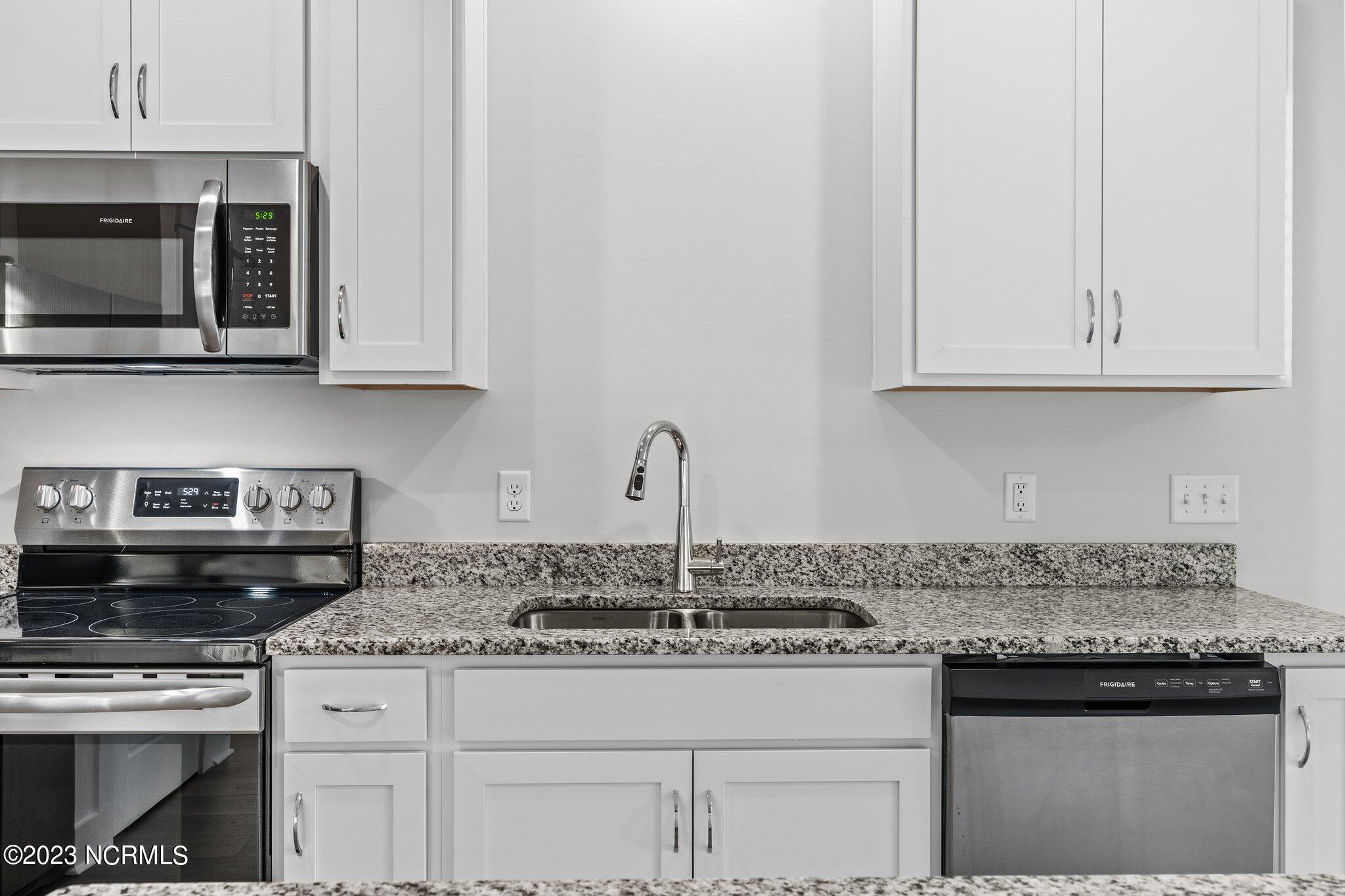 8250 Paramount Point Winnabow, NC 28479 - Photo 13 of 40 24-web-or-mls-BTS06274