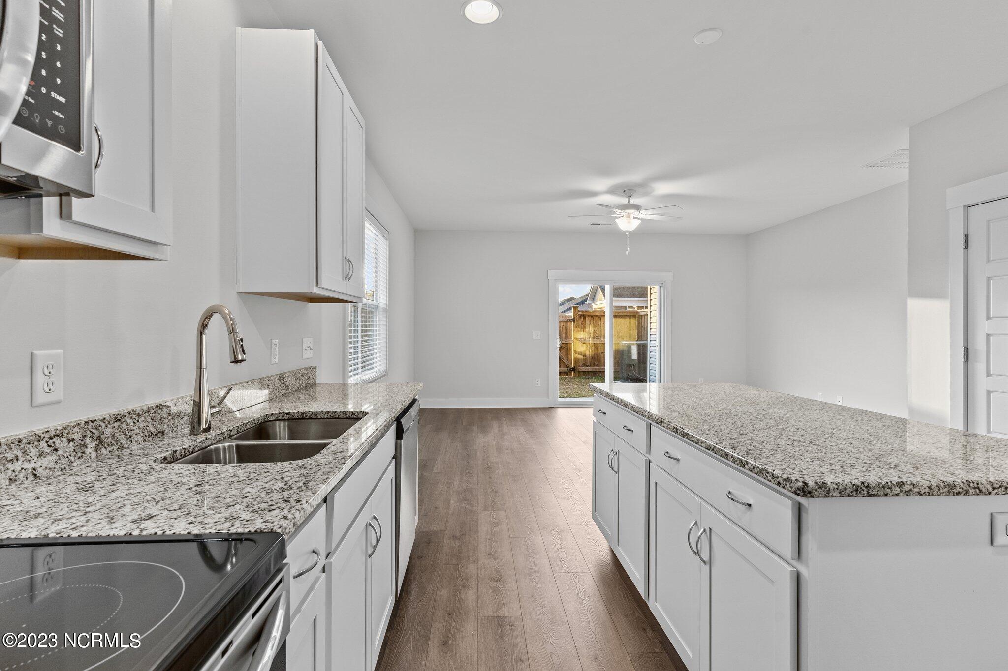 8250 Paramount Point Winnabow, NC 28479 - Photo 6 of 40 22-web-or-mls-BTS06268