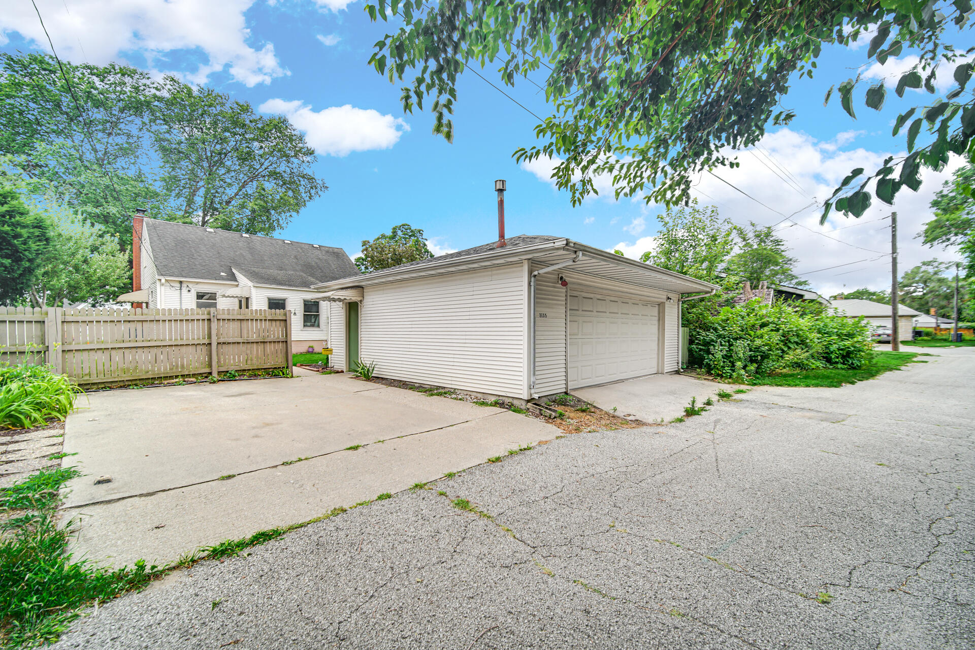 3135 Ridge Road Highland, IN 46322 - Photo 22 of 24 1920x1280