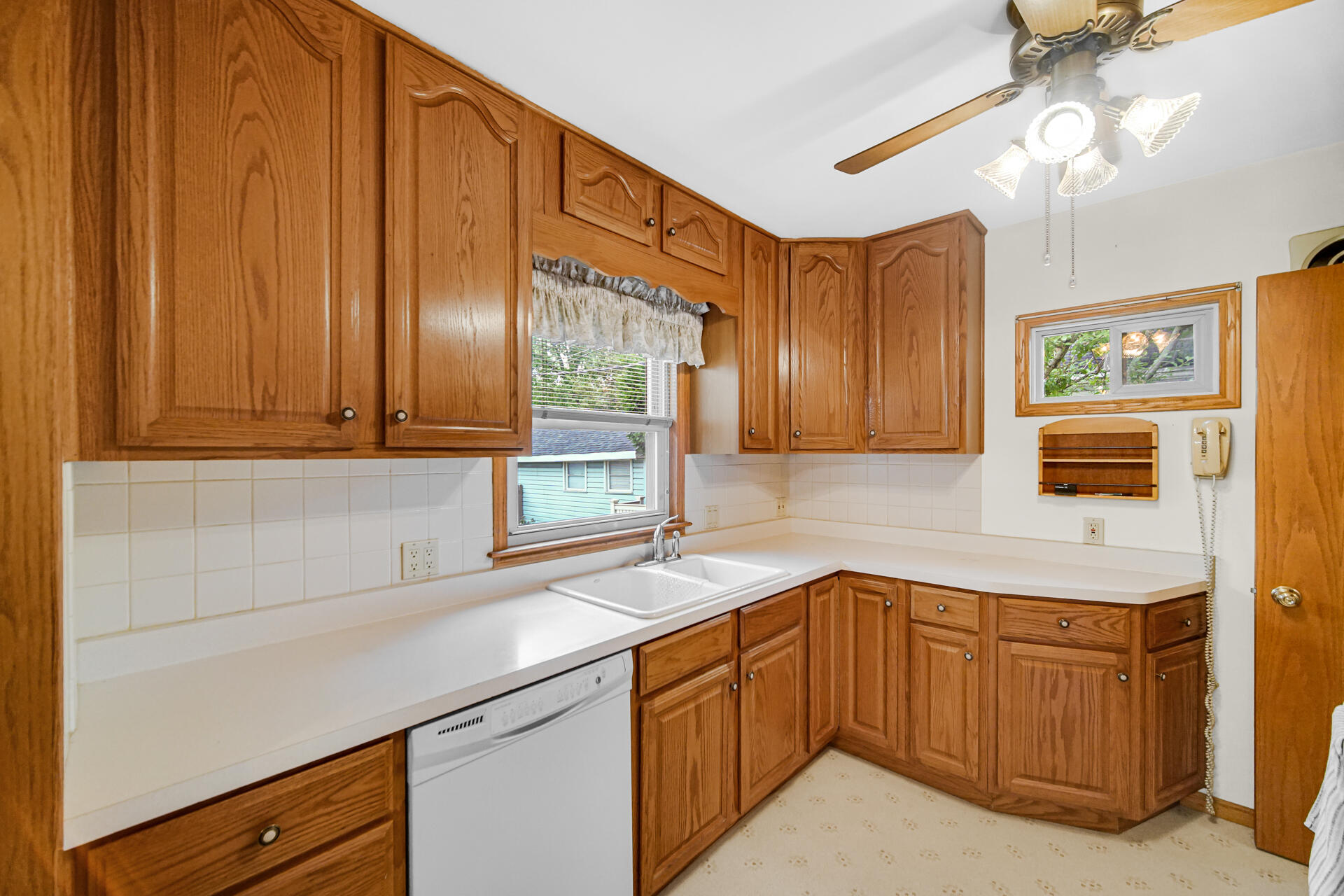 3135 Ridge Road Highland, IN 46322 - Photo 6 of 24 1920x1280