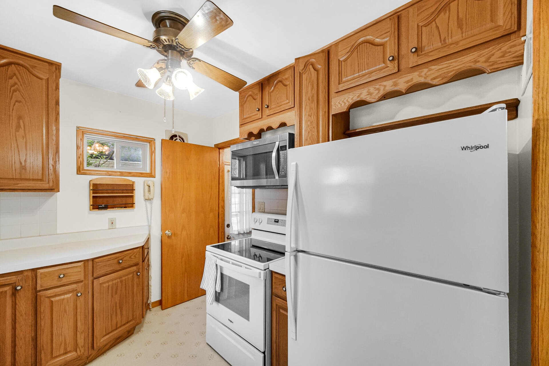 3135 Ridge Road Highland, IN 46322 - Photo 7 of 24 1920x1280