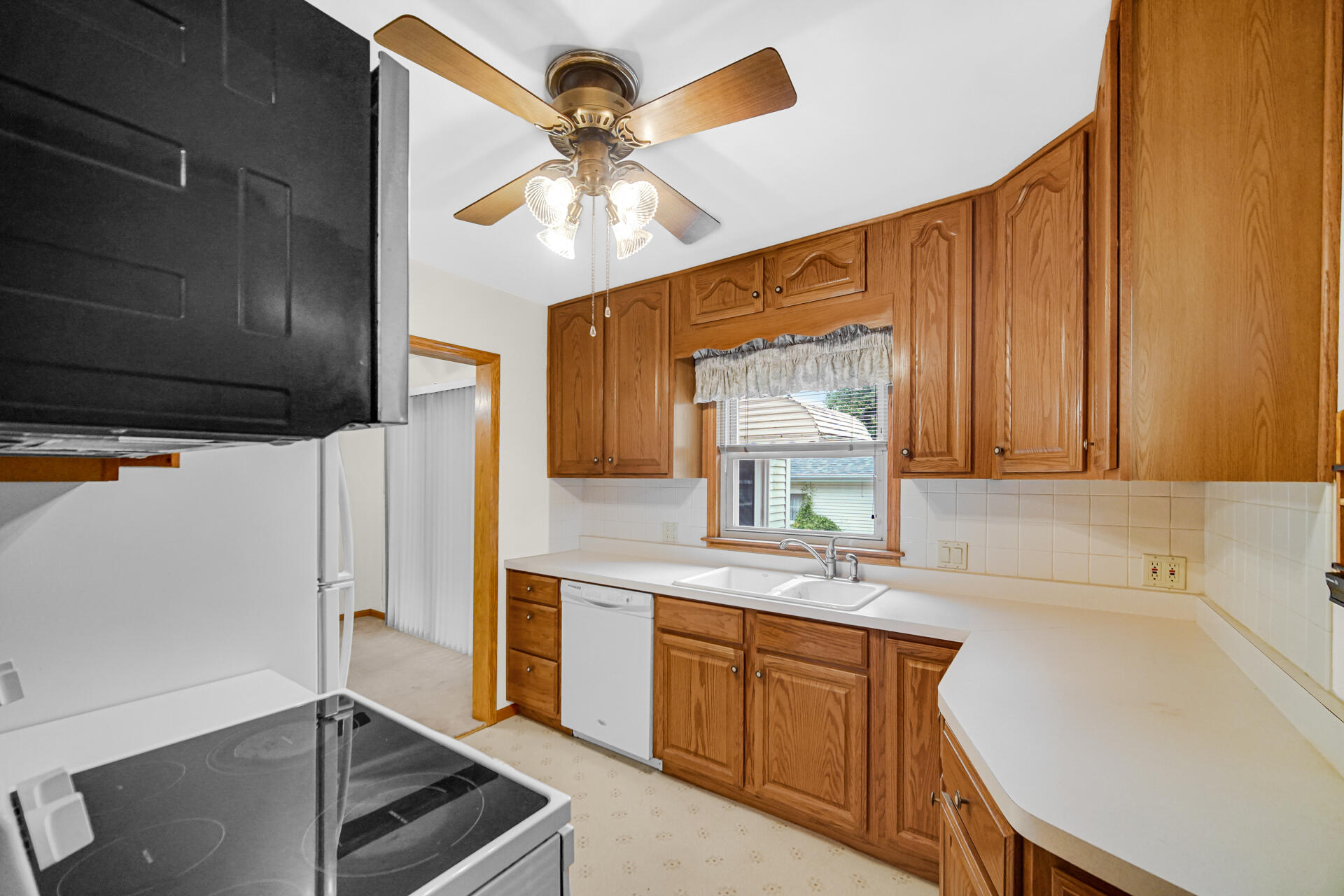 3135 Ridge Road Highland, IN 46322 - Photo 8 of 24 1920x1280