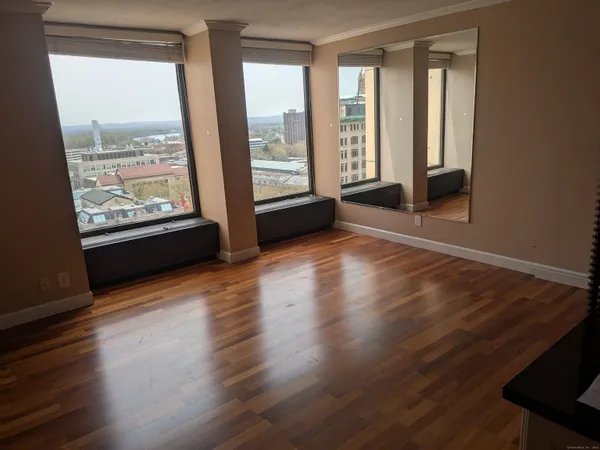 $1,400 | 1 Gold Street, Unit 16F, Hartford, CT 06103