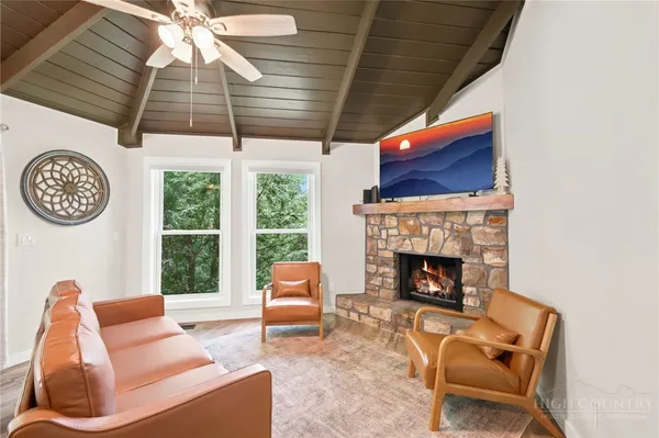 $379,000 | 109 Cricket Way, Beech Mountain, NC 28604