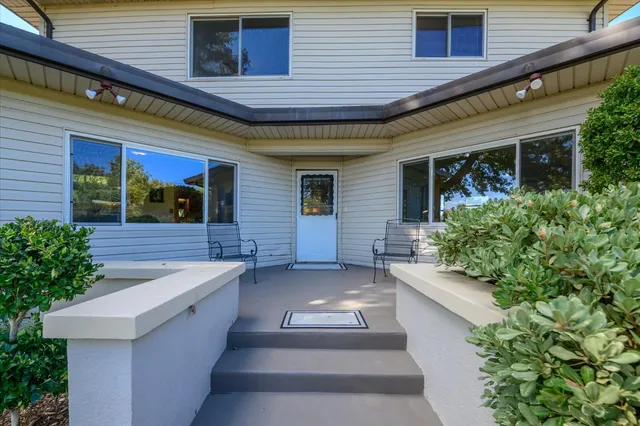 a front view of house with yard