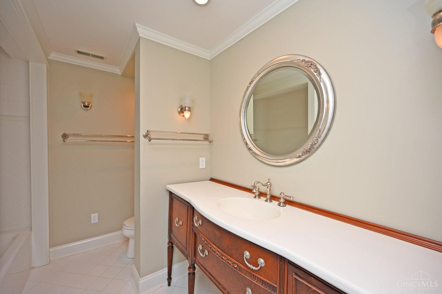 2476 Grandin Road Cincinnati, OH 45208 - Photo 37 of 59 Gallery Image 37